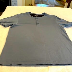 Rhone 3 button t shirt Medium
